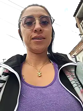 Snapshot of VALERY-03_ chatting on February 2025 12:33:01 PM VALERY-03 online show from February 2025 12:33:01 PM