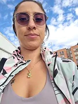 Snapshot of VALERY-03_ chatting on February 2025 09:11:02 PM VALERY-03 online show from February 2025 09:11:02 PM