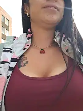 Snapshot of VALERY-03_ chatting on March 2025 09:13:02 PM VALERY-03 online show from March 2025 09:13:02 PM