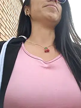 Snapshot of VALERY-03_ chatting on March 2025 09:21:02 PM VALERY-03 online show from March 2025 09:21:02 PM