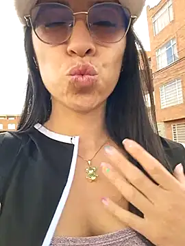 Snapshot of VALERY-03_ chatting on March 2025 12:11:01 PM VALERY-03 online show from March 2025 12:11:01 PM