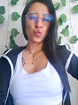 Snapshot of VALERY-03_ chatting on October 2025 12:02:02 PM VALERY-03 online show from October 2025 12:02:02 PM