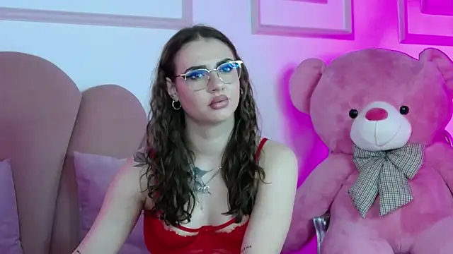 Abby  White online show from November 2025 05:26:01 PM