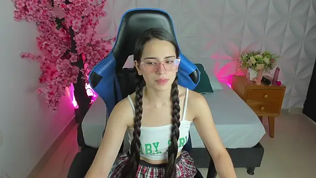 Snapshot of angelica_dymond chatting on January 2025 07:38:01 PM angelica dymond online show from January 2025 07:38:01 PM