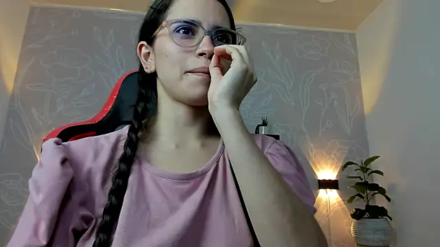 Snapshot of angelica_dymond chatting on February 2025 05:23:02 PM angelica dymond online show from February 2025 05:23:02 PM