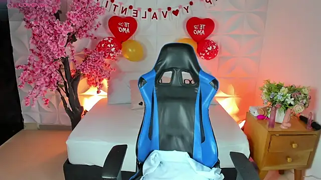 Snapshot of angelica_dymond chatting on February 2025 07:21:01 PM angelica dymond online show from February 2025 07:21:01 PM