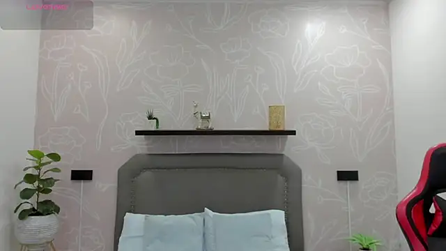 Snapshot of angelica_dymond chatting on February 2025 12:04:02 PM angelica dymond online show from February 2025 12:04:02 PM