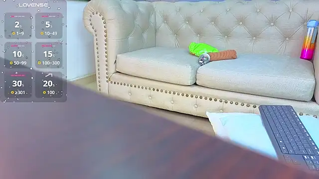 Snapshot of angelica_dymond chatting on September 2025 12:17:02 PM angelica dymond online show from September 2025 12:17:02 PM