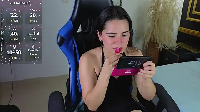 Snapshot of angelica_dymond chatting on October 2025 12:03:01 PM angelica dymond online show from October 2025 12:03:01 PM