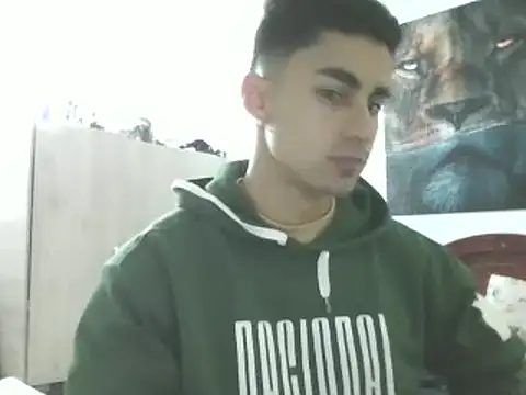 Snapshot of Danifornari chatting on January 2025 01:48:02 AM Danifornari online show from January 2025 01:48:02 AM