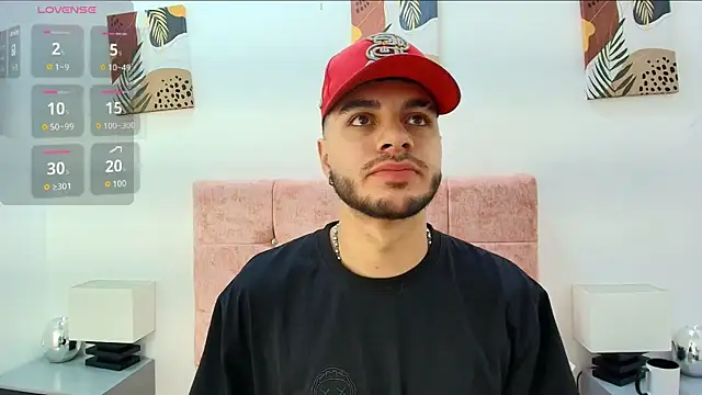 Snapshot of Amadeo_Wild chatting on October 2025 03:23:02 PM Amadeo Wild online show from October 2025 03:23:02 PM