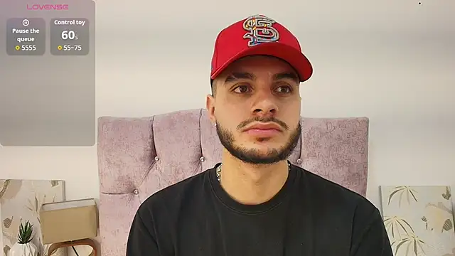 Snapshot of Amadeo_Wild chatting on November 2025 01:22:01 PM Amadeo Wild online show from November 2025 01:22:01 PM