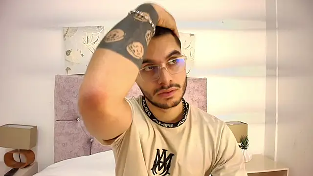 Snapshot of Amadeo_Wild chatting on February 2026 01:58:02 PM Amadeo Wild online show from February 2026 01:58:02 PM