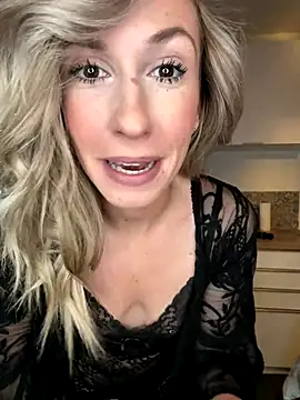 Snapshot of lola_tentatiion chatting on November 2025 08:14:01 AM lola tentatiion online show from November 2025 08:14:01 AM