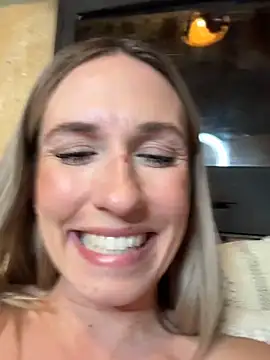 Snapshot of lola_tentatiion chatting on November 2025 09:25:02 PM lola tentatiion online show from November 2025 09:25:02 PM