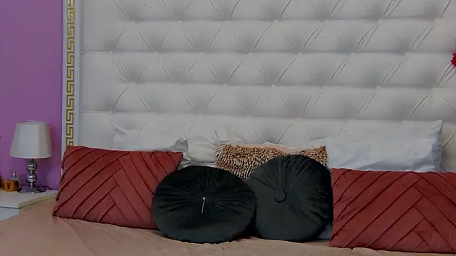 Lenna Paul online show from February 2025 11:06:02 AM