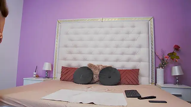 Lenna Paul online show from October 2025 04:10:02 AM