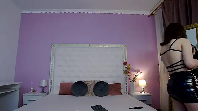 Lenna Paul online show from February 2026 05:11:02 AM