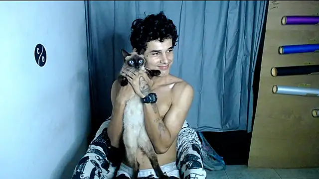 Snapshot of freddy_romas chatting on March 2025 01:43:01 AM freddy romas online show from March 2025 01:43:01 AM