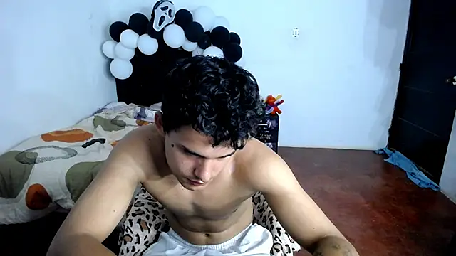 Snapshot of freddy_romas chatting on October 2025 03:59:02 AM freddy romas online show from October 2025 03:59:02 AM