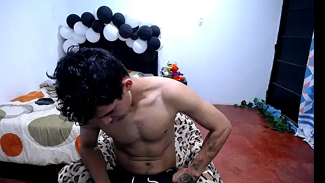 Snapshot of freddy_romas chatting on October 2025 01:54:01 PM freddy romas online show from October 2025 01:54:01 PM