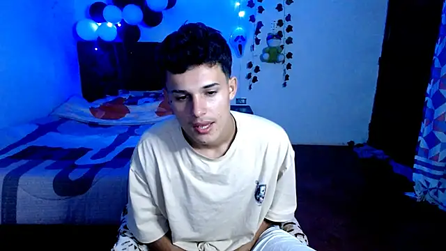 Snapshot of freddy_romas chatting on October 2025 11:34:01 PM freddy romas online show from October 2025 11:34:01 PM