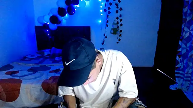 Snapshot of freddy_romas chatting on November 2025 06:52:02 PM freddy romas online show from November 2025 06:52:02 PM