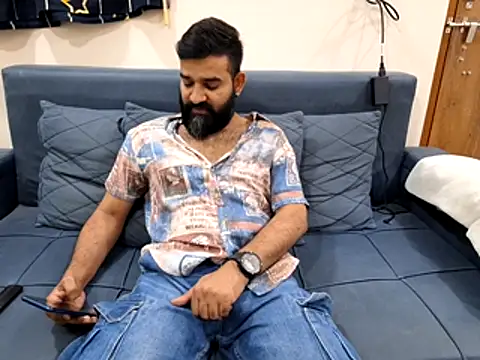 Snapshot of Fun_Guuy chatting on November 2025 10:21:01 AM Fun Guuy online show from November 2025 10:21:01 AM