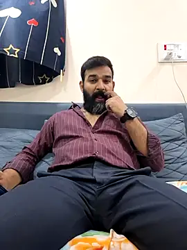 Snapshot of Fun_Guuy chatting on November 2025 10:49:02 AM Fun Guuy online show from November 2025 10:49:02 AM