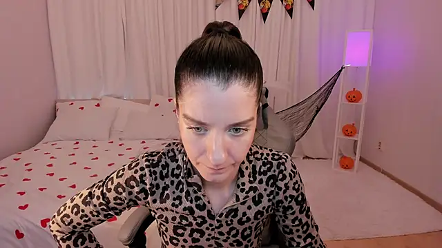 Snapshot of helentasty chatting on October 2025 03:41:02 AM helentasty online show from October 2025 03:41:02 AM