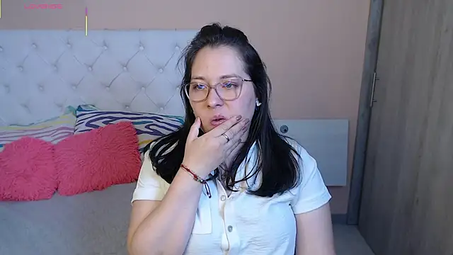 May Carlier online show from November 2025 06:28:01 AM