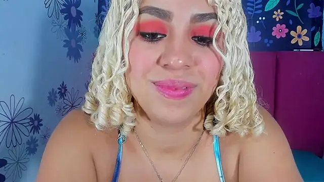 Lucy White   online show from October 2025 08:53:02 PM