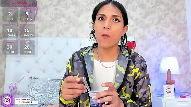 Eliza Thaylor   online show from March 2025 06:18:01 PM