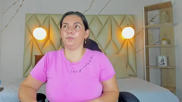 angelswets online show from November 2025 01:42:02 PM