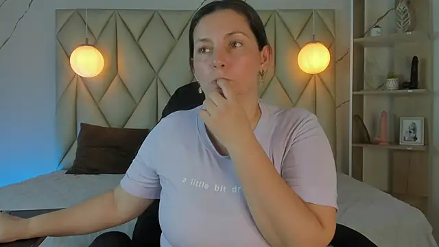 angelswets online show from December 2025 01:42:01 PM