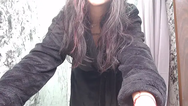 Snapshot of pettit_courtny chatting on February 2025 10:39:01 PM pettit courtny online show from February 2025 10:39:01 PM