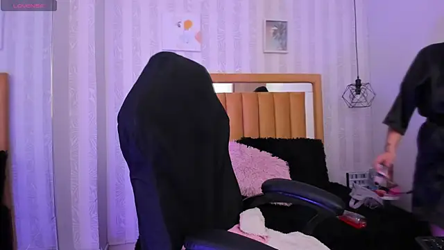 Snapshot of pettit_courtny chatting on October 2025 09:03:02 PM pettit courtny online show from October 2025 09:03:02 PM