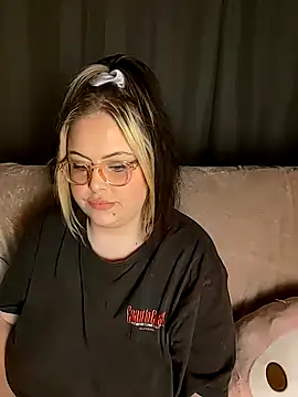 ChubbyBubs online show from October 2025 04:44:02 PM