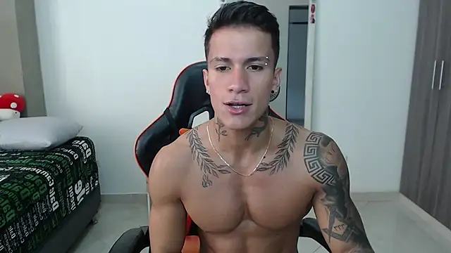 pettergrey1 online show from March 2026 04:24:02 PM