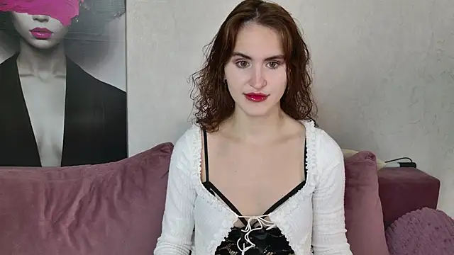 Snapshot of FridaCure chatting on October 2025 07:12:01 PM FridaCure online show from October 2025 07:12:01 PM