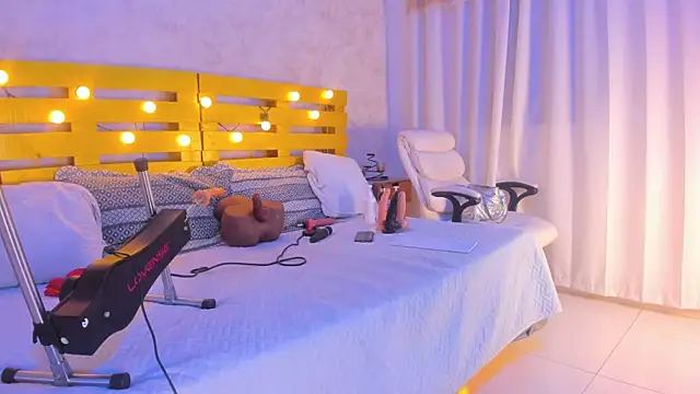 Snapshot of Rubi_Love_ chatting on November 2025 03:06:01 AM Rubi Love online show from November 2025 03:06:01 AM