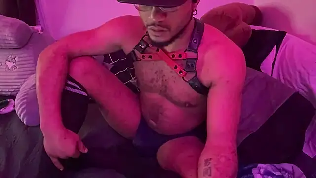 Snapshot of KySir1990 chatting on November 2025 04:15:02 AM KySir1990 online show from November 2025 04:15:02 AM