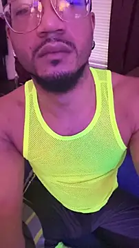 Snapshot of KySir1990 chatting on November 2025 06:52:02 PM KySir1990 online show from November 2025 06:52:02 PM