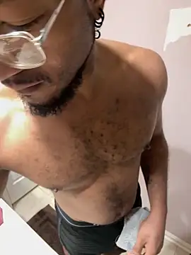 Snapshot of KySir1990 chatting on December 2025 09:31:02 PM KySir1990 online show from December 2025 09:31:02 PM