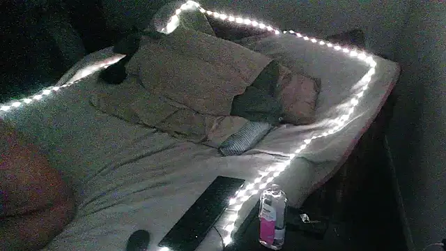 Snapshot of Cooperstone chatting on December 2024 10:38:02 PM Cooperstone online show from December 2024 10:38:02 PM