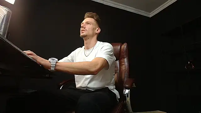 MateoBenjaminX online show from January 2025 03:57:02 PM