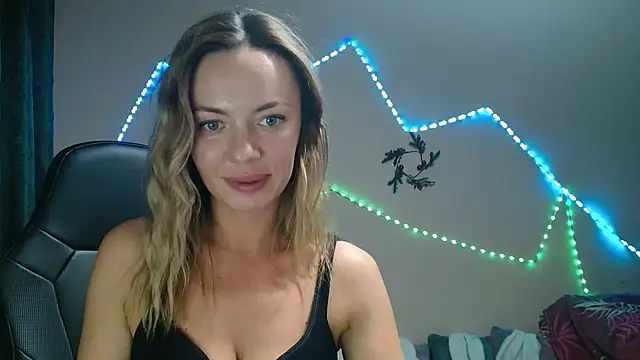 Snapshot of Daria_Spring chatting on December 2024 08:07:01 PM Daria Spring online show from December 2024 08:07:01 PM