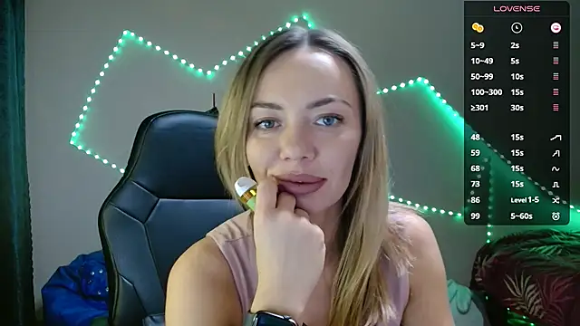 Snapshot of Daria_Spring chatting on January 2025 06:02:01 PM Daria Spring online show from January 2025 06:02:01 PM