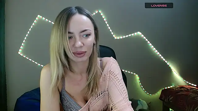 Snapshot of Daria_Spring chatting on February 2025 07:13:01 PM Daria Spring online show from February 2025 07:13:01 PM