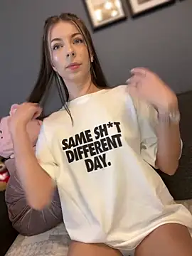 Snapshot of Mia_Ethan chatting on February 2025 12:02:02 PM Mia Ethan online show from February 2025 12:02:02 PM